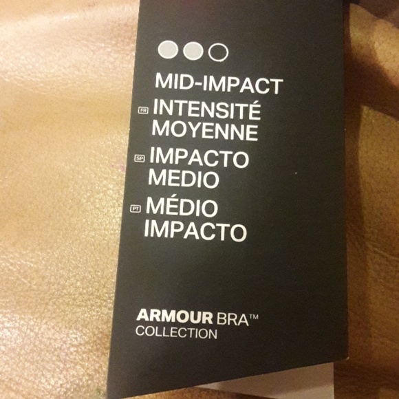 NWT Under Armour Sports Bra - Picture 4 of 6